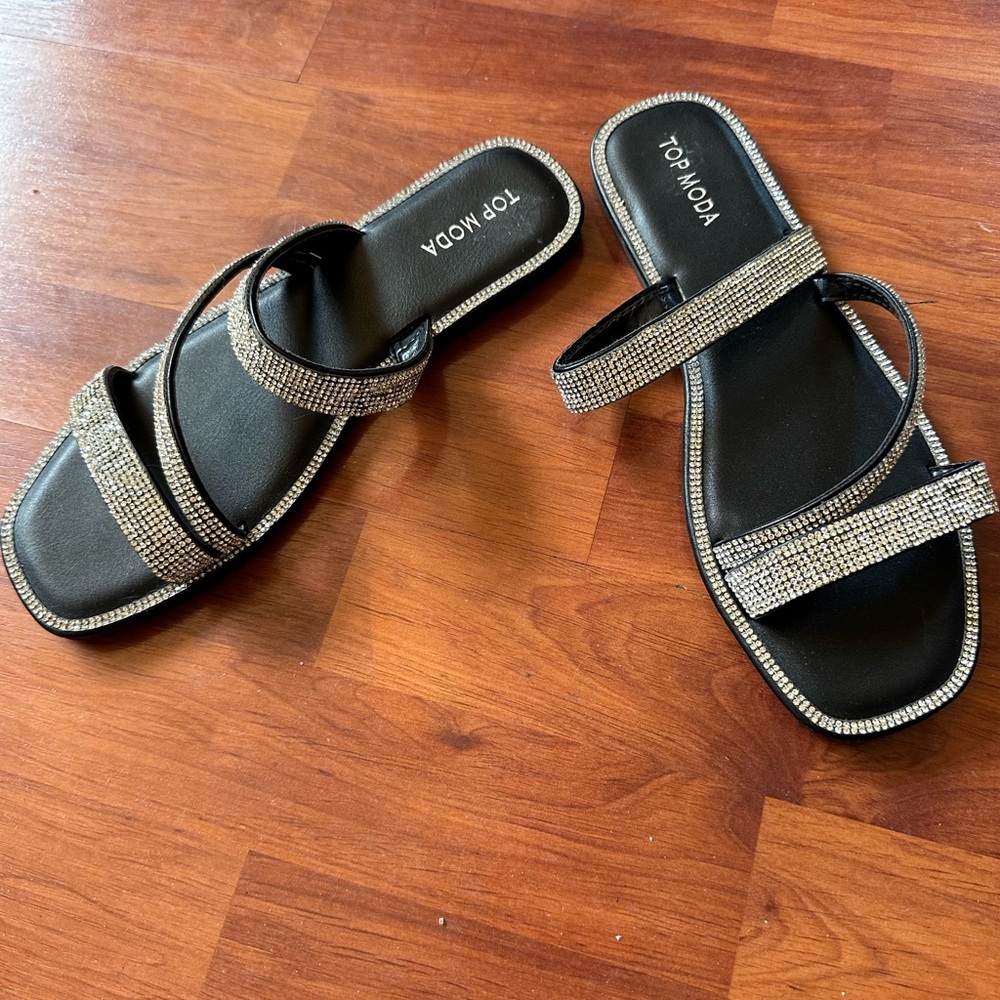 Women’s sandals